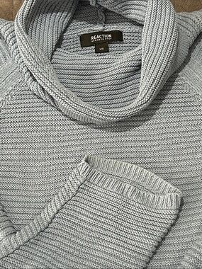 Reaction Kenneth Cole Light Blue Turtleneck/Cowl Sweater size L